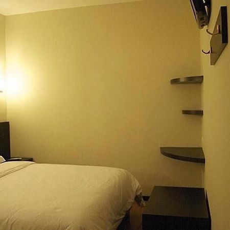Alpha Inn Medan Buitenkant foto