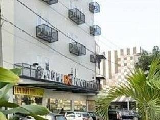 Alpha Inn Medan Buitenkant foto